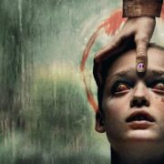 Jonah Wren Phillips interpreta Connor em Faça Ela Voltar